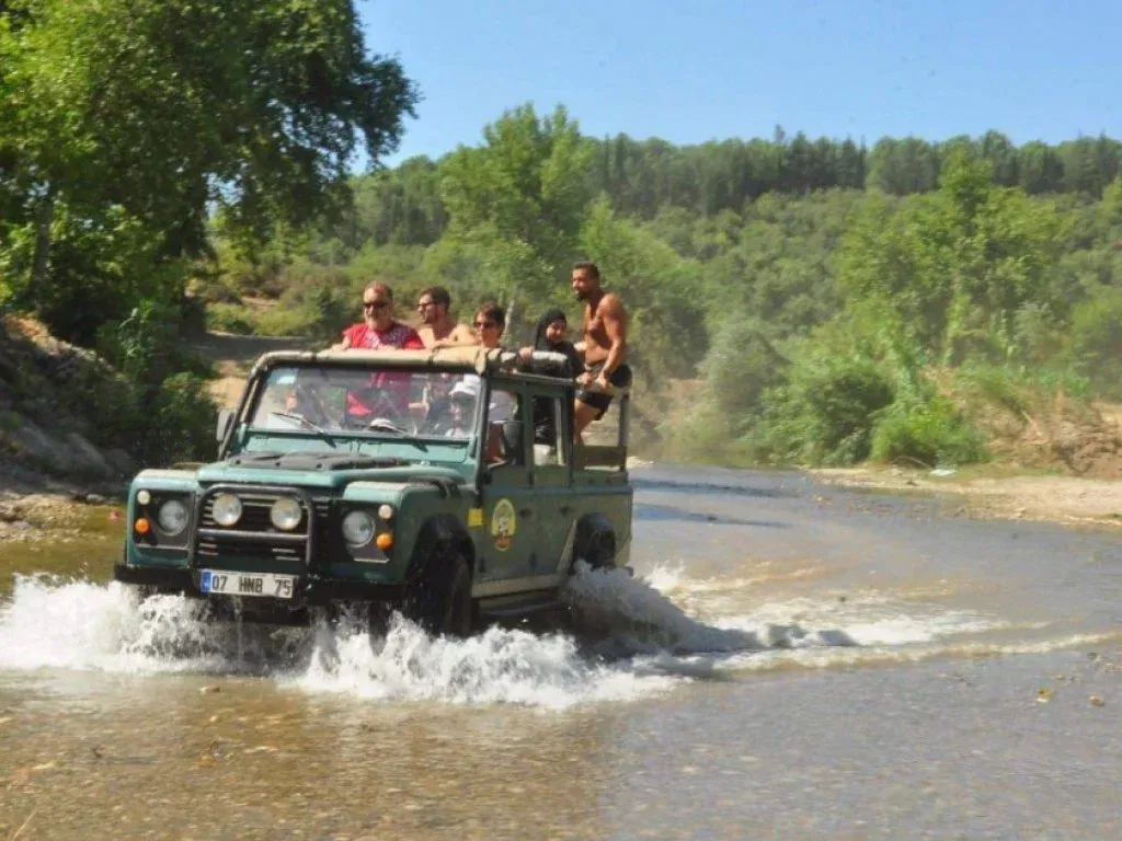 Safari im Jeep