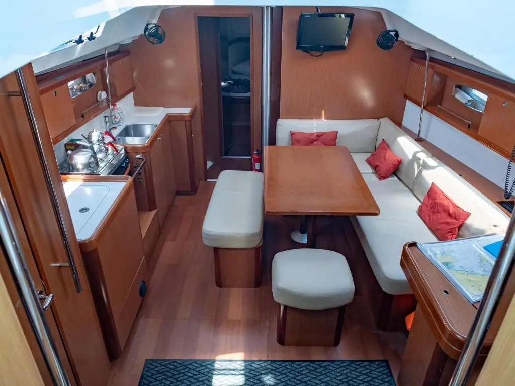 Beneteau 43