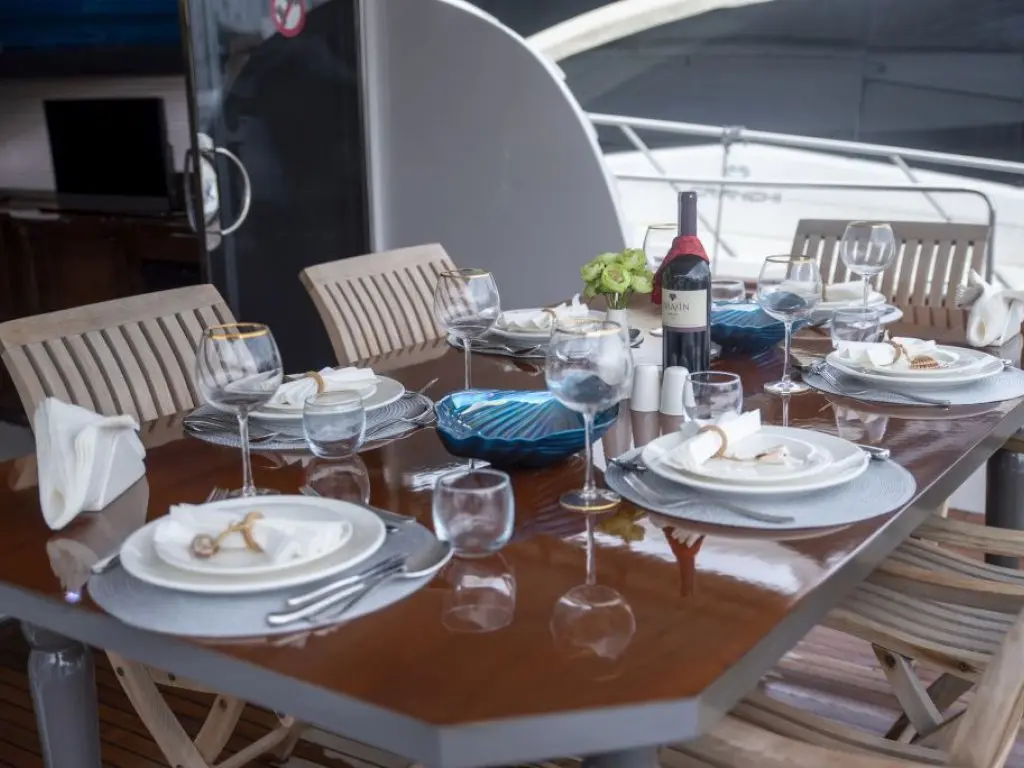 Sirocco Motoryacht