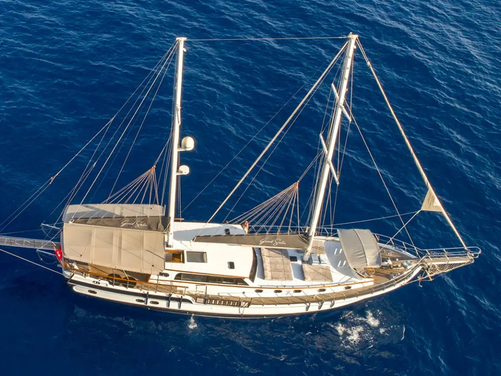 Grand Sailor